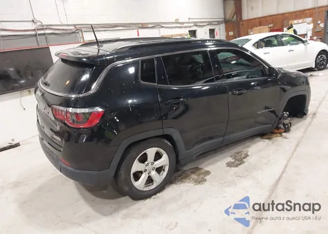 2018 Jeep Compass Latitude 4X4 from USA, damaged, VIN 3C4NJDBB7JT373243